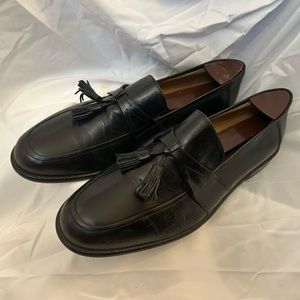 Gently worn Johnston & Murphy dress loafer